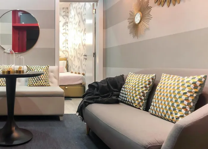 Golden Studio • A/C - Central